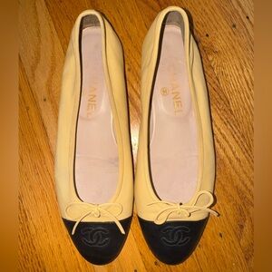 CHANEL Beige and Black Classic Ballerinas Flats with Bow Detail